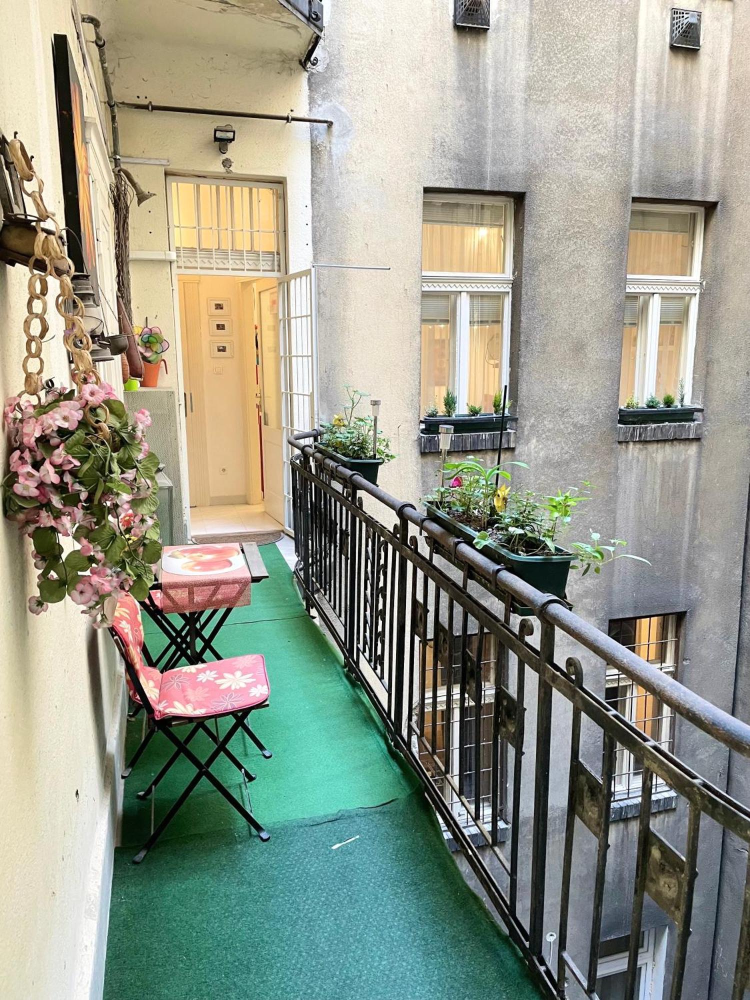 Rainbow Pearl Apartment At St Stephen' S Basilica Budapest Bagian luar foto