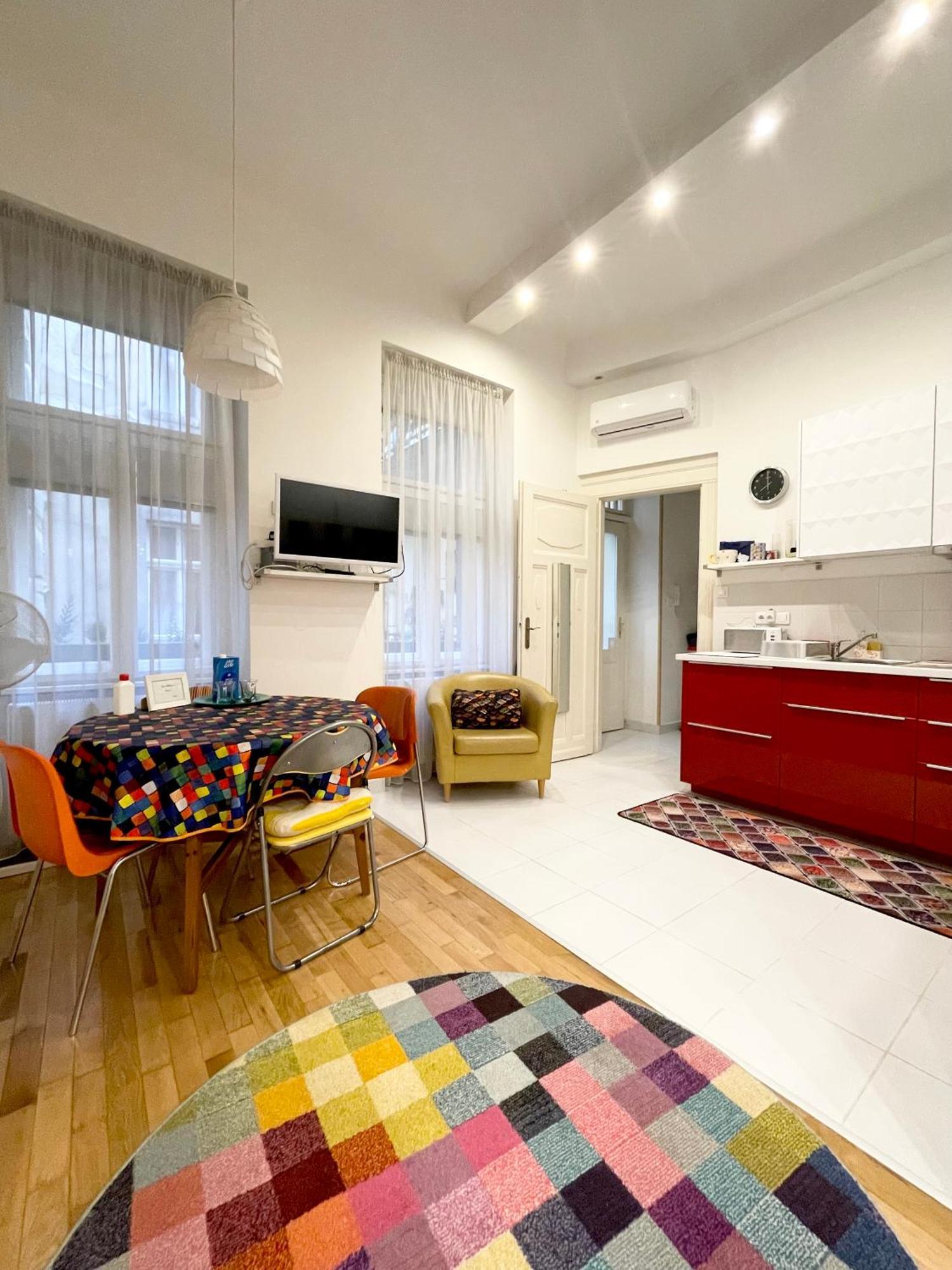 Rainbow Pearl Apartment At St Stephen' S Basilica Budapest Bagian luar foto